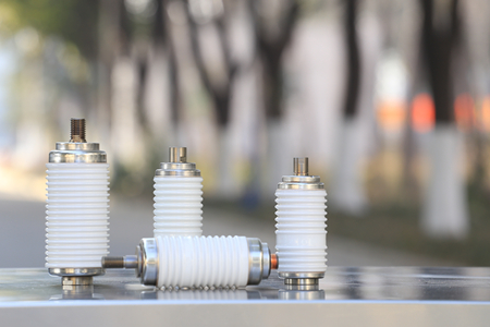 真空開關(guān)管接觸點(diǎn)選什么材質(zhì)好？一般為銅合金！