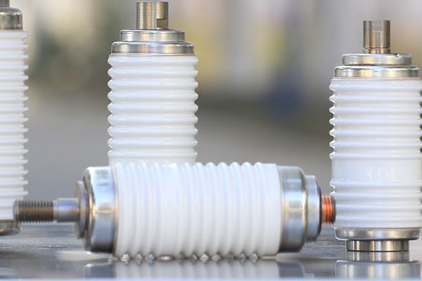 怎樣解決真空滅弧室的漏氣問(wèn)題？